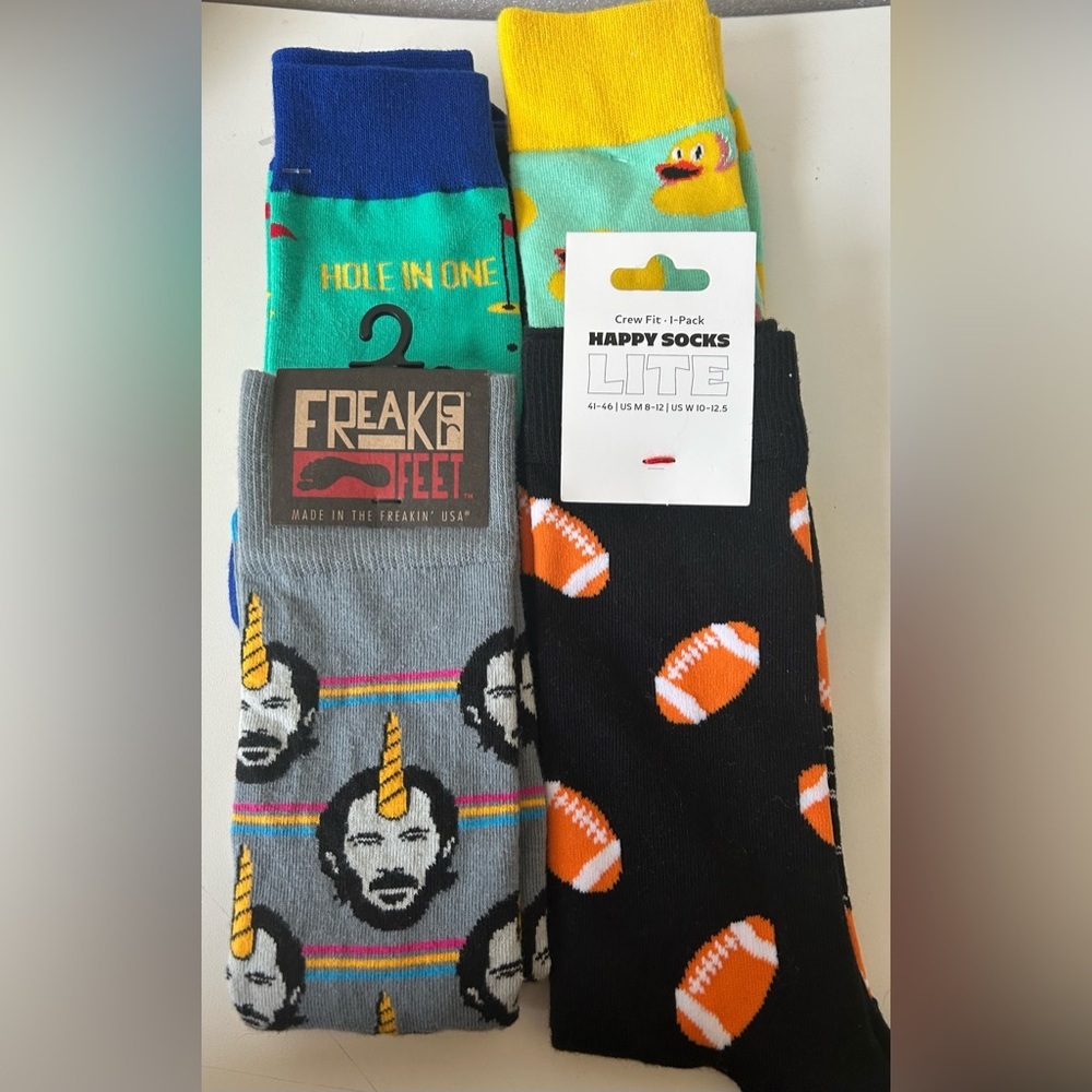 KEANU REEVES UNICORN, A HOLE IN ONE, FOOTBALL, YELLOW DUCKY TROUSER SOCKS 4pair